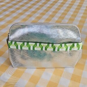 3 for $20 💄 NEW Clinique Silver Metallic Cosmetic Makeup Bag Pouch